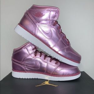 AIR JORDAN 1 MID